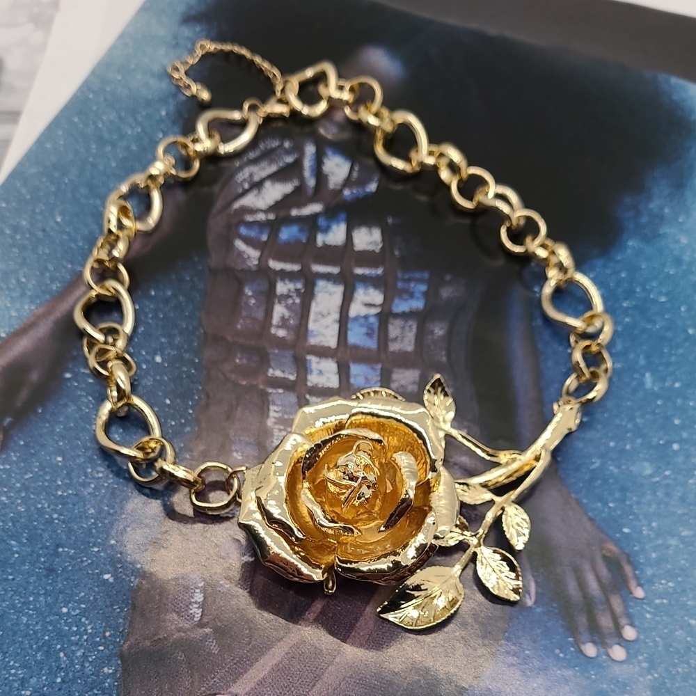 Artisan Retro 3D Floral Rose Flower Embellished Gold Choker Necklace